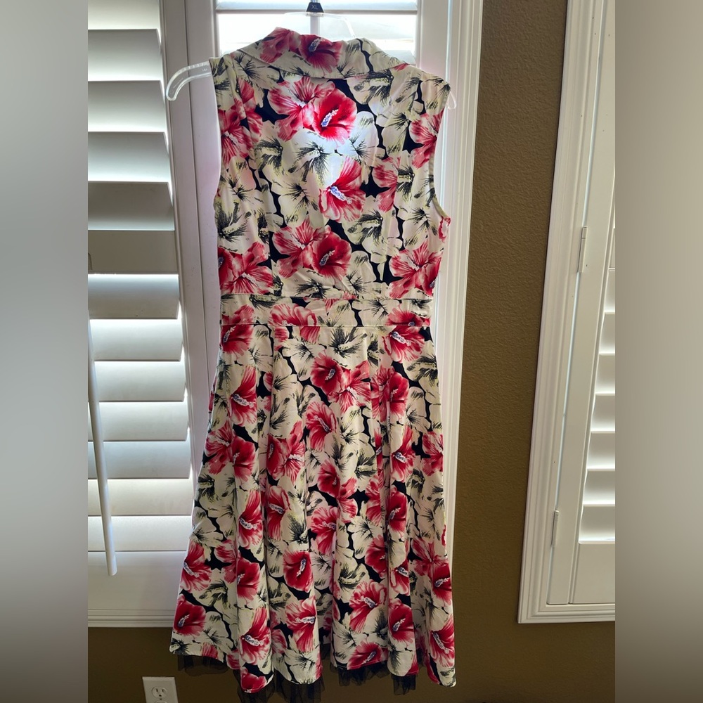 Hearts & Roses Dress - Picture 3 of 6